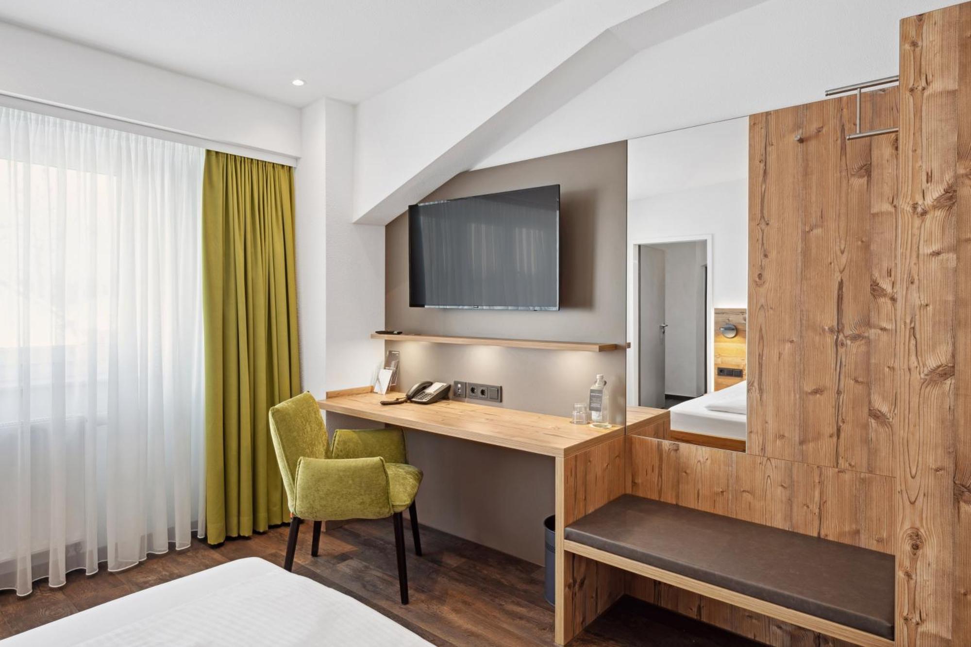 Hotel Zeppelin Laupheim Dış mekan fotoğraf