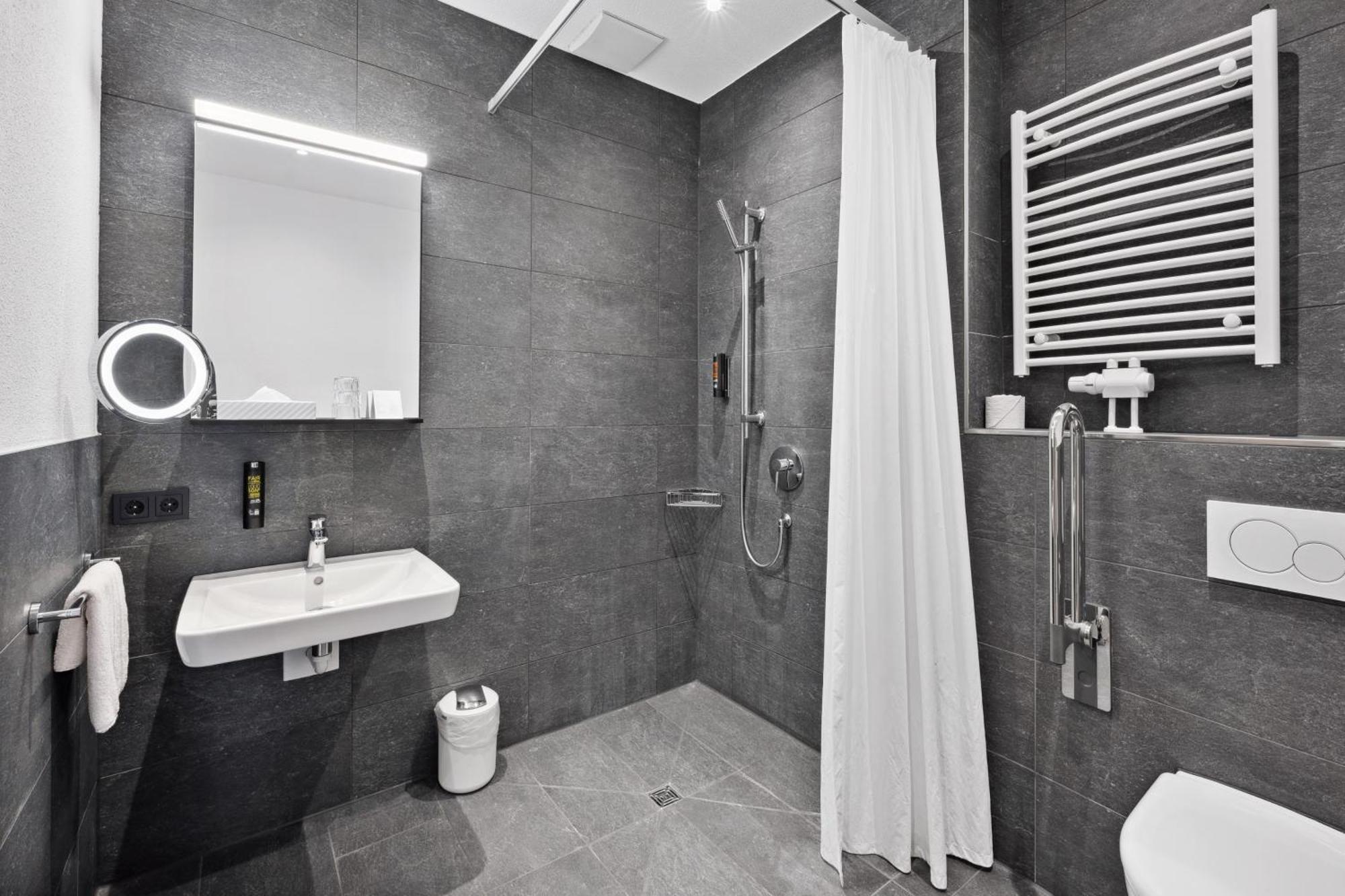 Hotel Zeppelin Laupheim Dış mekan fotoğraf