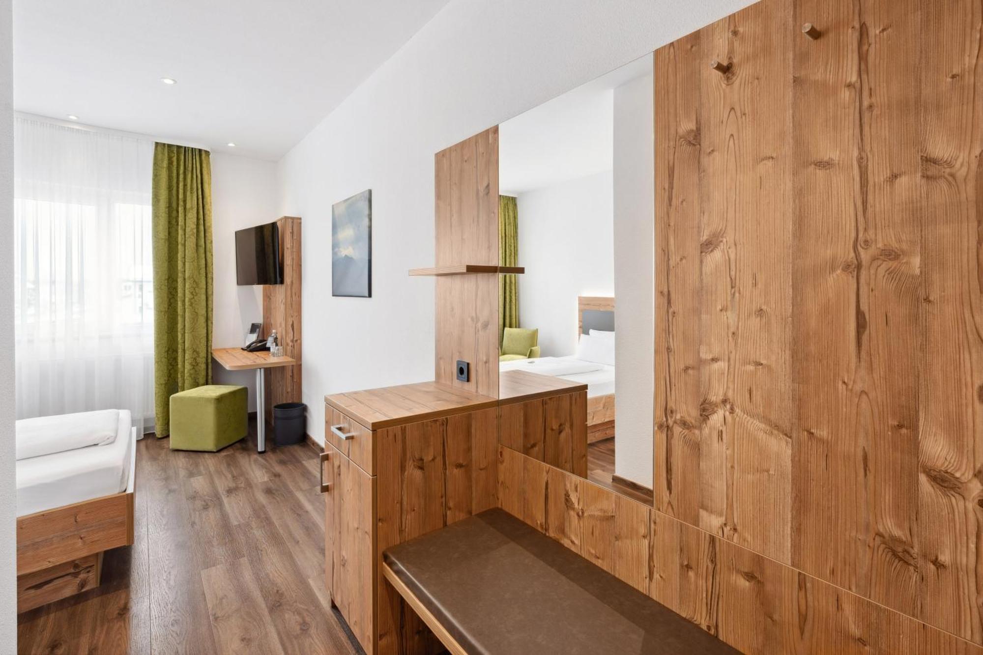 Hotel Zeppelin Laupheim Dış mekan fotoğraf